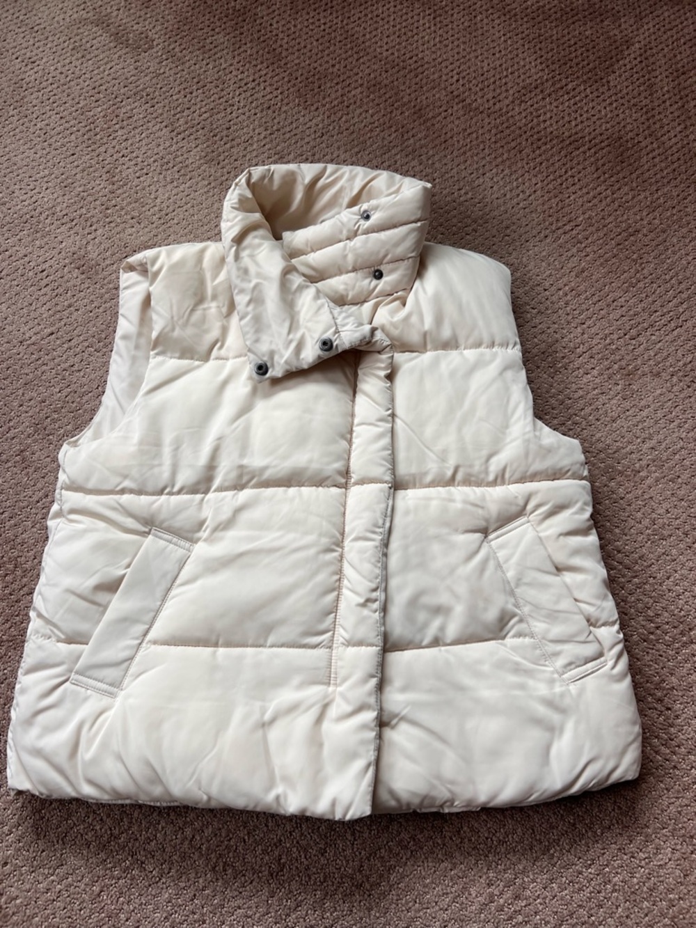 BDG Ivory Quilted Puffer Vest
